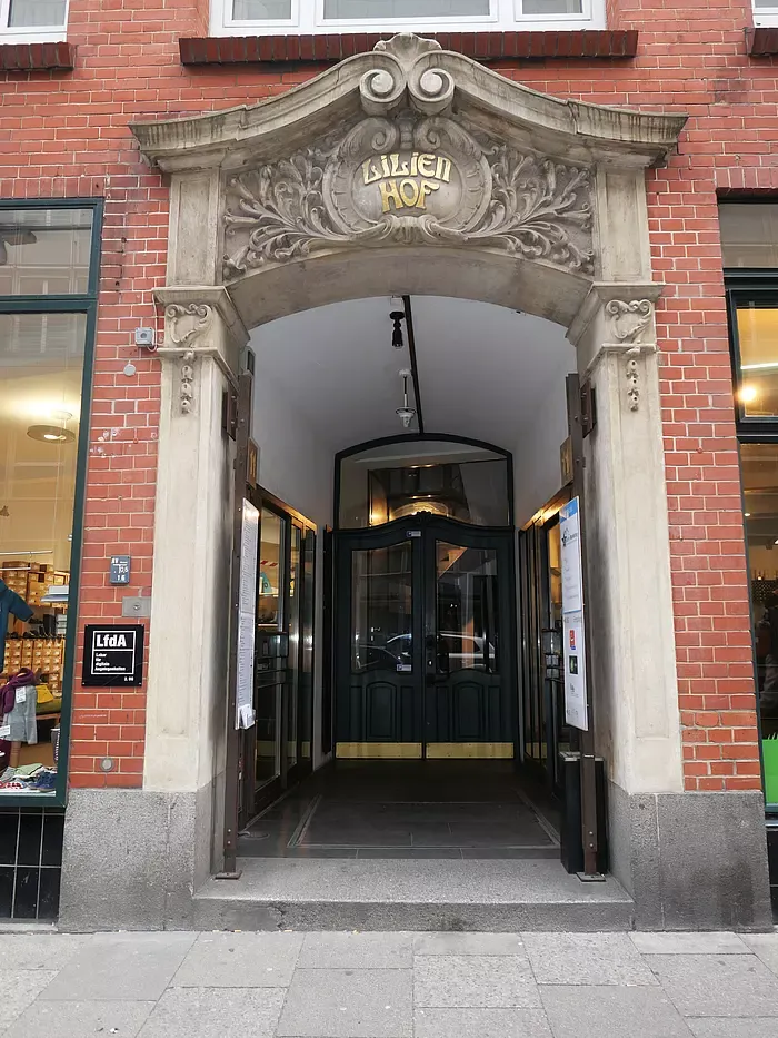 Eingang zum LfdA-Büro in der Lilienstraße 11 in Hamburg.